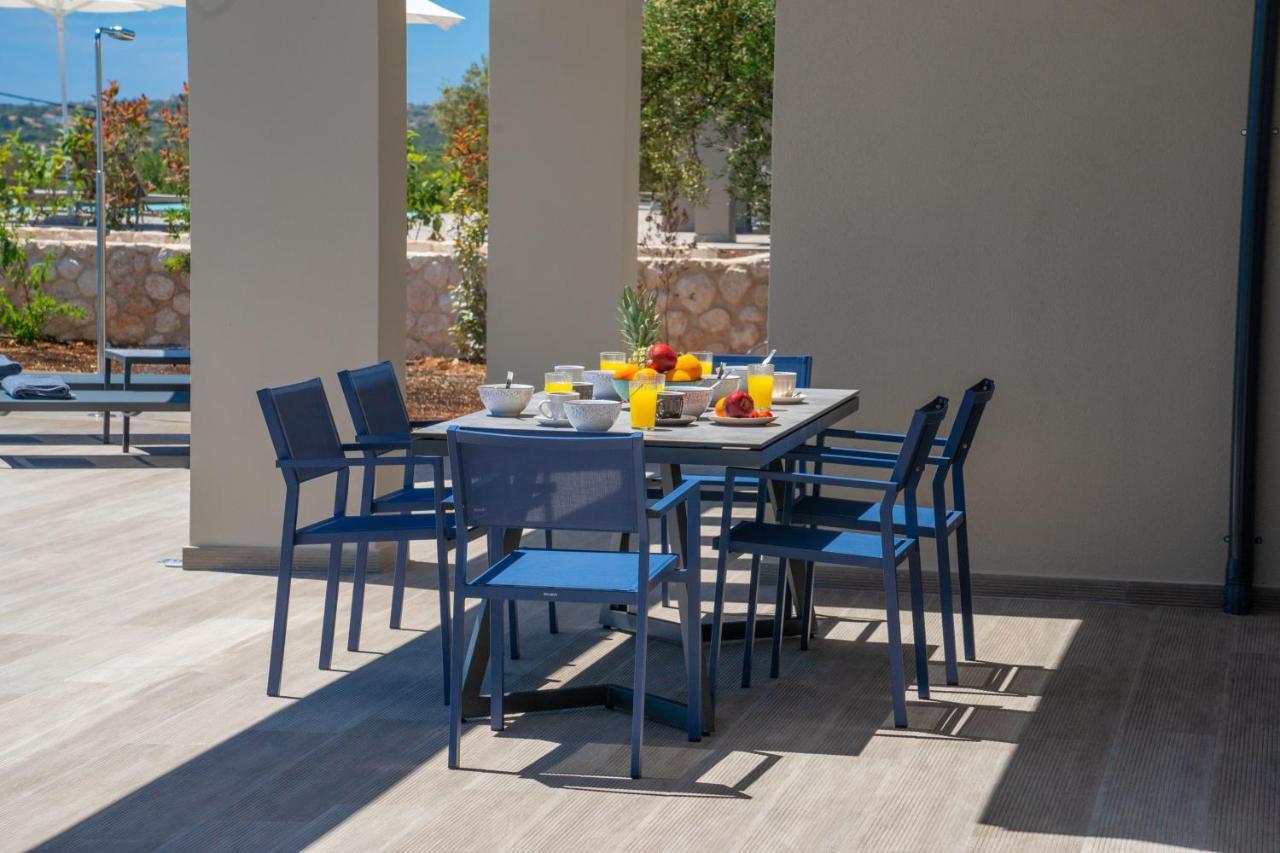 Villa Shades Of Blue Τραπεζάκι Εξωτερικό φωτογραφία